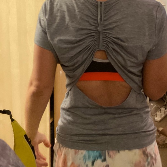 ATHLETA tops with adjustable cinched back - Picture 15 of 15